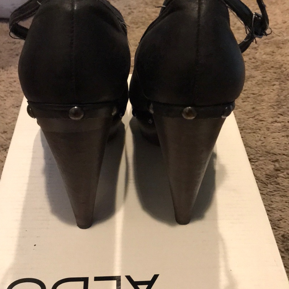 Shoes - Picture 3 of 6